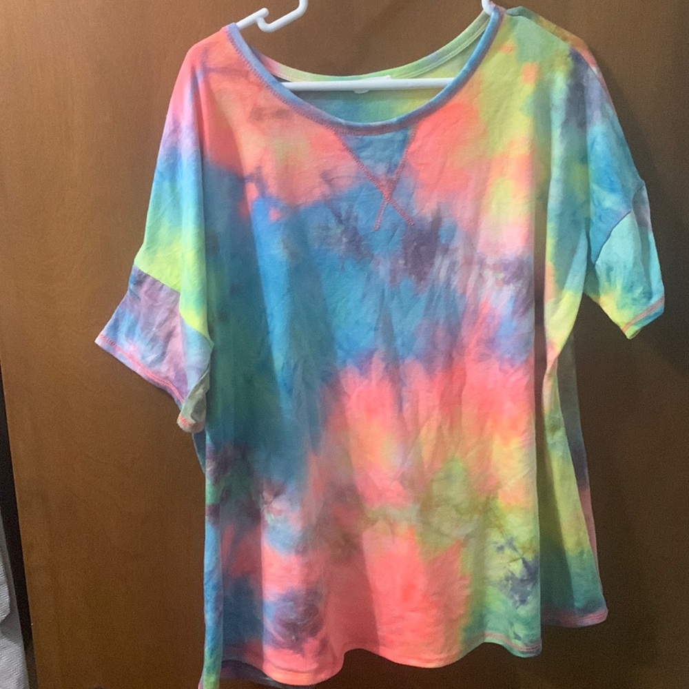 Women’s tie dye Tshirt; size 2XL